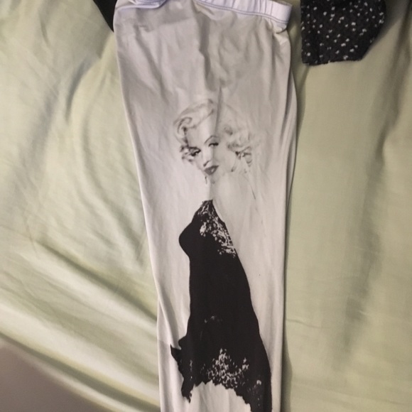 Marilyn Monroe leggings - Picture 2 of 3